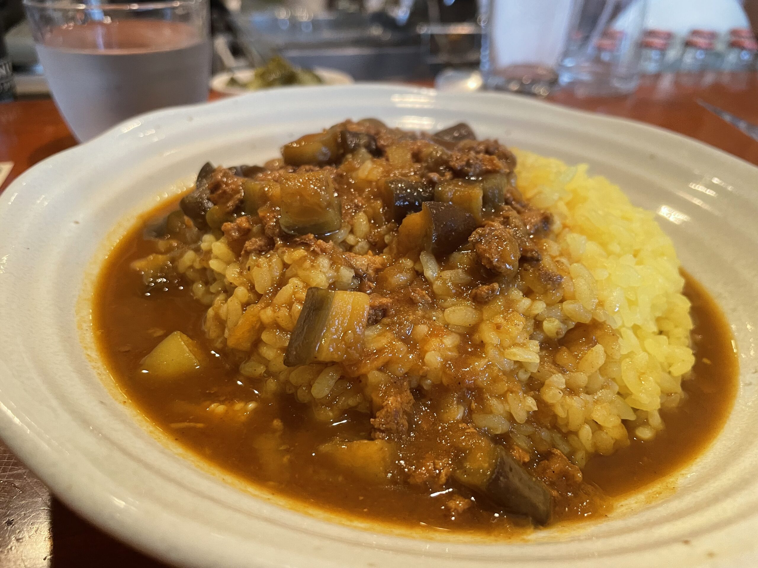 食べログで代々木ランチ２位のカレー屋「ムーンボウ」